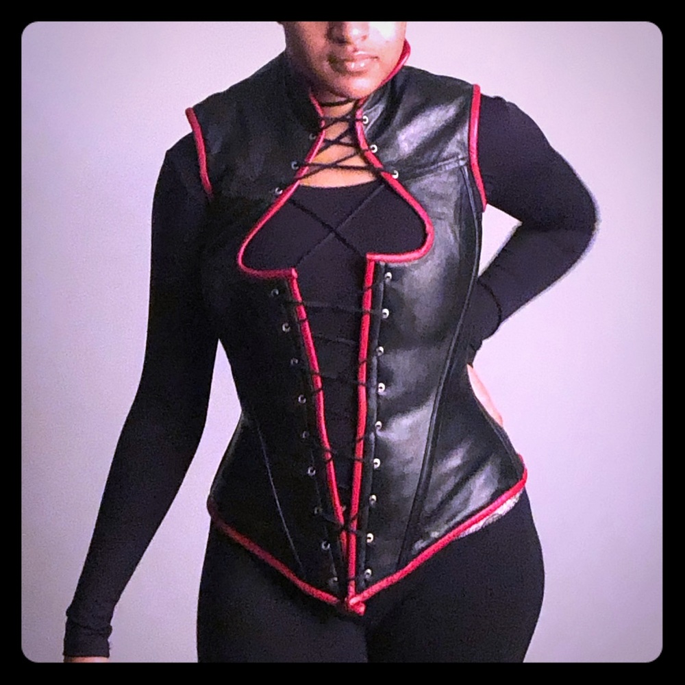 🔥Sale🔥Vintage Steampunk Black And Red Corset